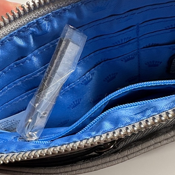 Juicy Couture Silver-Tone Gray Wristlet NWOT!! - Picture 5 of 8